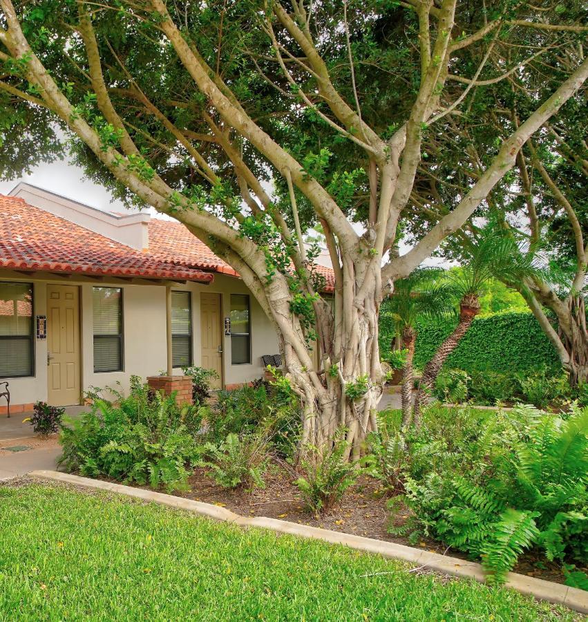 The Bungalows On Shary Mission Exterior photo
